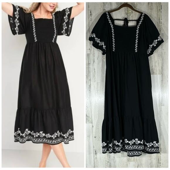 Old Navy Midi Dress Size Large Smocked Embroidered Floral Tiered Milk Maid Boho - Picture 1 of 7